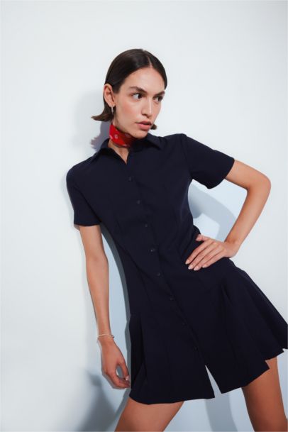 فستان قصير سامبل نص كم برقبة قميص وكسرات