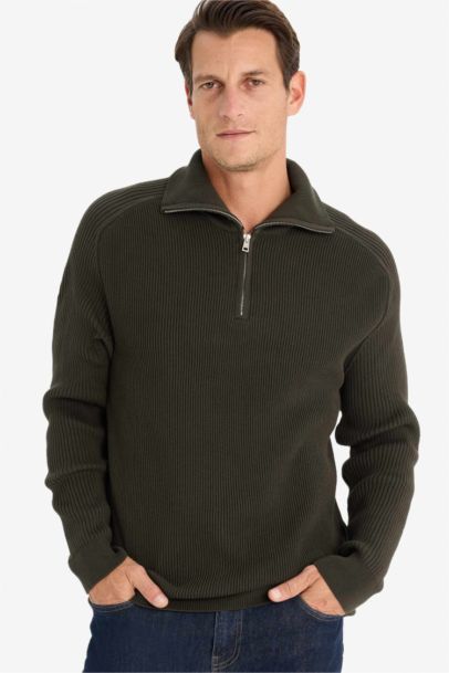 Standard Fit Turtleneck Knitwear Pullover