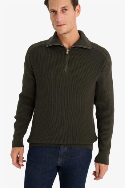 Standard Fit Turtleneck Knitwear Pullover