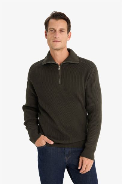 Standard Fit Turtleneck Knitwear Pullover