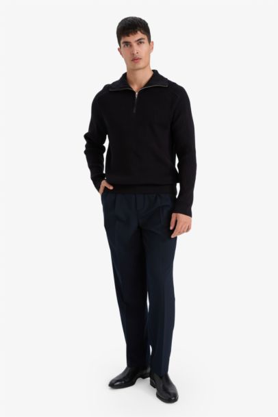 بلوفر تريكو قصة عادية برقبة عالية