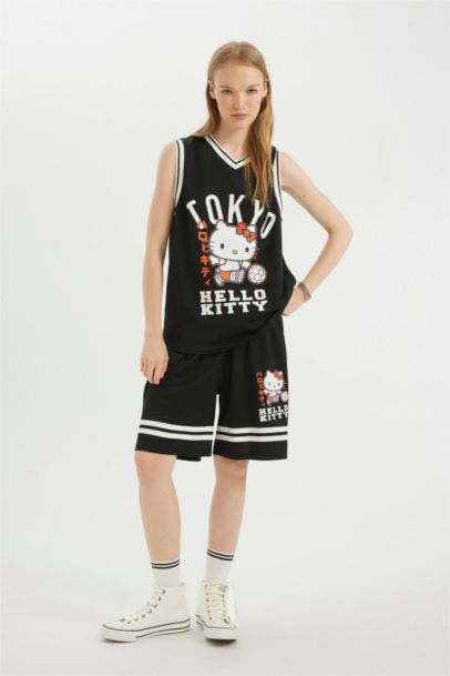 شورت قصة فضفاضة بطبعة شعار من هيلو كيتي