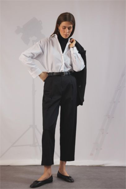 Pantalon Coupe Carotte avec poches et longueur Cheville