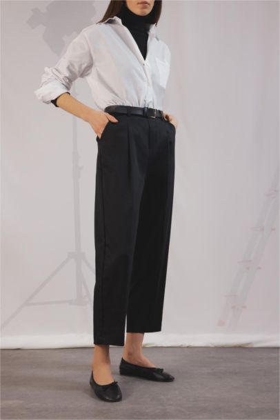 Pantalon Coupe Carotte avec poches et longueur Cheville