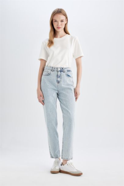 Mom jean à taille haute délavé à jambes skinny