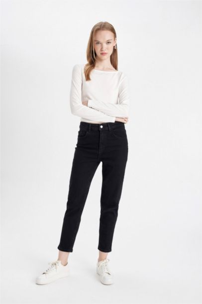 Mom Jean confortable à taille haute