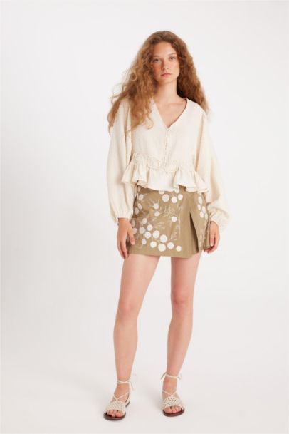 Manuka x DeFacto Keten Karışımlı Nakışlı Mini Şort Etek