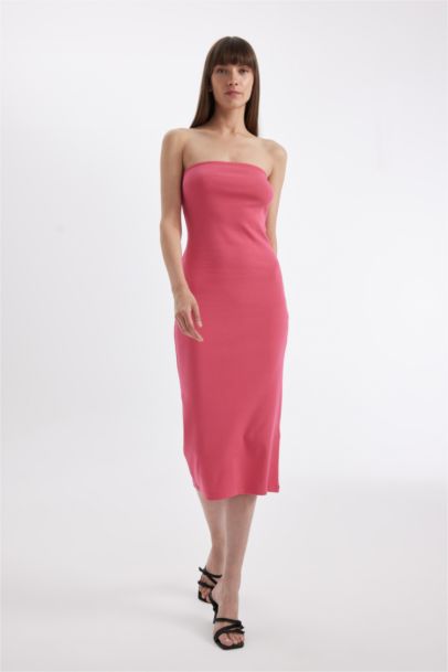 Robe bustier mi-longue moulante en maille côtelée