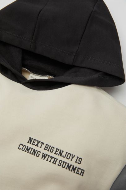 طقم بيبي اولادي سويت شيرت وسويت بانتس بطبعة شعار قصة عادية - قطعتين