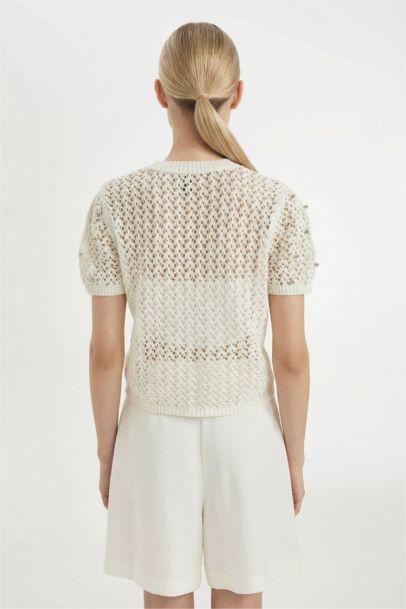 بلوزة مخرمة نص ردن قصة عادية بياخة مستديرة