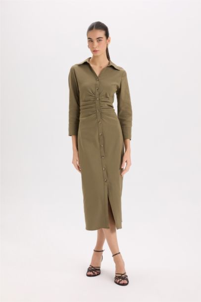 Robe mi-longue à manches courtes et col chemise  boutonnée en tissu Bengaline