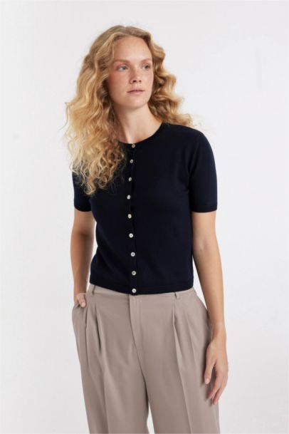 Regular Fit Bisiklet Yaka Basic Düz Düğmeli Kısa Kollu Siyah Triko Hırka