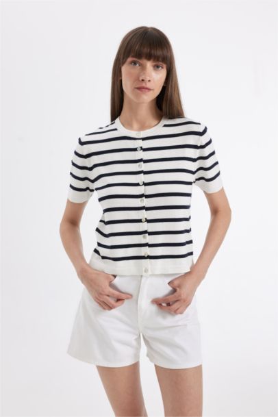 كارديجان تريكو مخطط نص كم قصة عادية