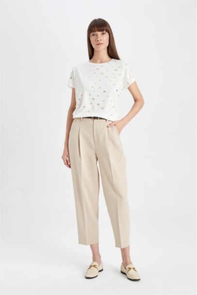 تيشيرت نص كم ورقبة مستديرة