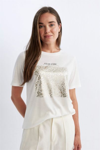 تيشيرت نص كم قصة عادية برقبة دائرية