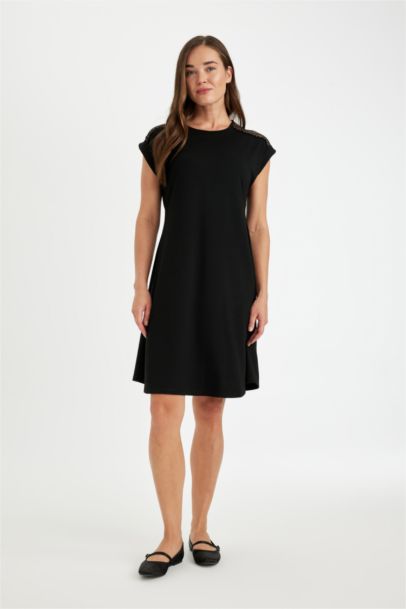 Robe Midi à Manches Courtes et à Col rond