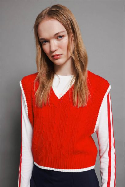 Pull Gilet en Tricot à Coupe Slim et à Col en V