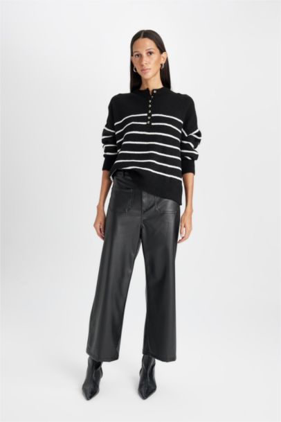 Culotte Fit Wide Leg Double Pocket Faux Leather Trousers