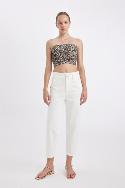 بنطلون جينز ابيض بيبرباج برجل عادية وخصر عالي