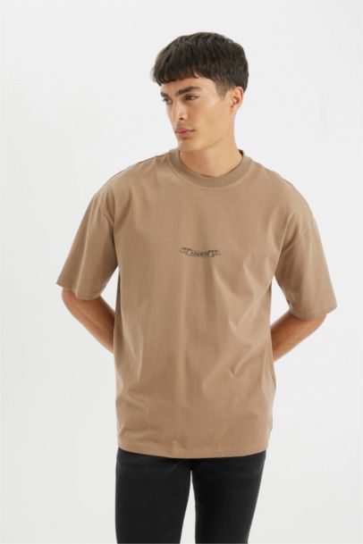 تيشيرت نص ردن اوفر سايز بطبعة من الخلف