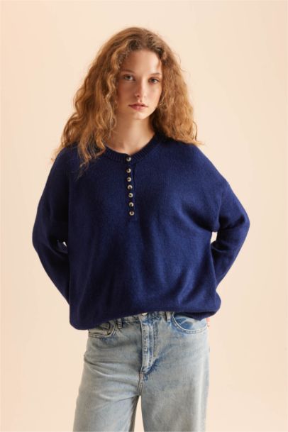 Oversize Geniş Kalıp Düğmeli Yaka Triko Kazak