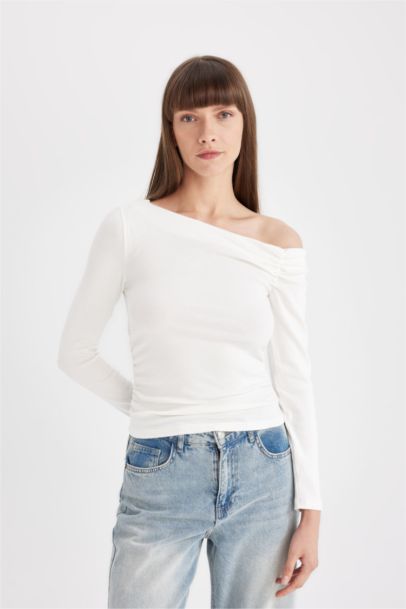 تيشيرت كم طويل سامبل مضلع سليم فيت بكتف واحد