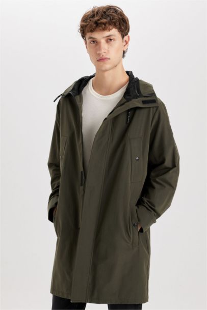 Waterproof Regular Fit Hooded Zippered Pocket Long Thin Raincoat