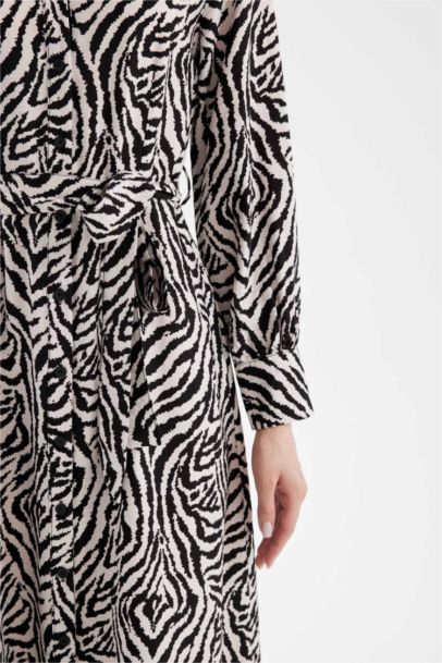 فستان طويل مطبوع ردن طويل وقصة A بياخة قميص