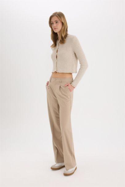 سروال واسع بخصر عادي و جيوب