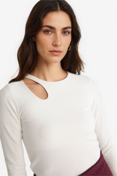 Slim Fit Long Sleeved Crew Neck T-shirt