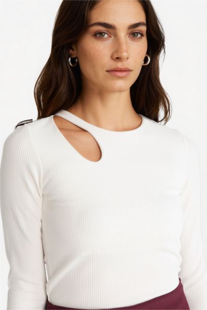 Slim Fit Long Sleeved Crew Neck T-shirt