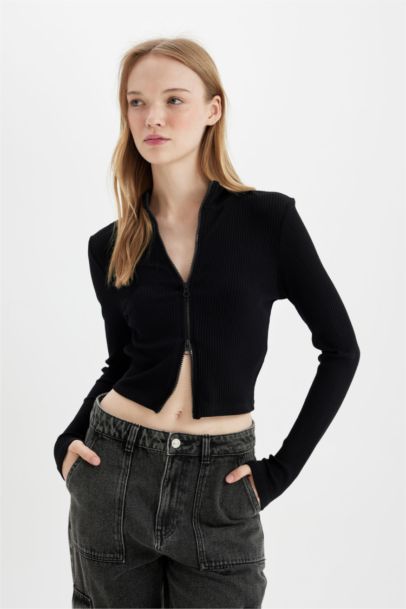 كارديجان مضلع سليم فيت برقبة عالية