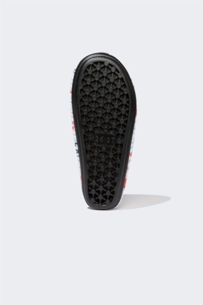 حذاء بحر ولادي بكعب مسطح