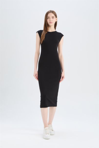 فستان ميدي نص ردن مضلع بوديكون بياخة مستديرة