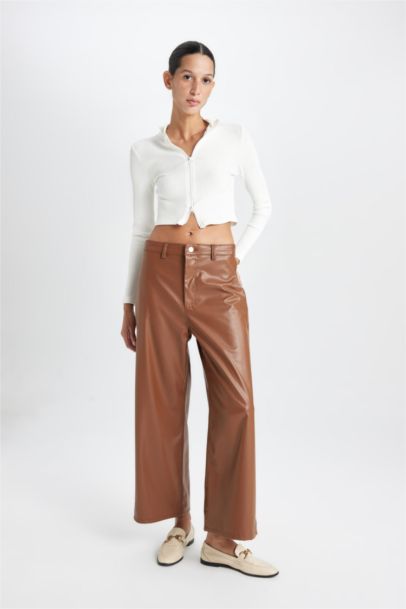 Culotte Fit Crop Fit Faux Leather Trousers