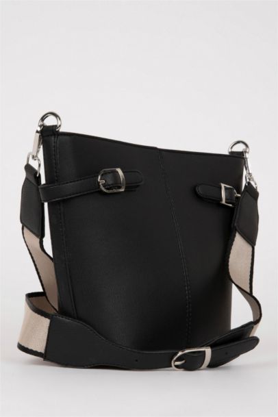 Kadın Tokalı Suni Deri Çapraz Çanta