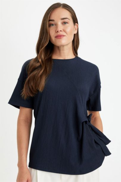 تيشيرت نص كم قصة مريحة برقبة مستديرة