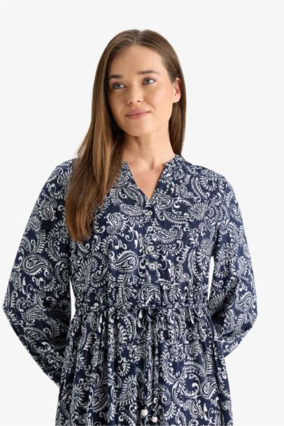 فستان طويل تقليدي قصة عادية بياخة مستديرة