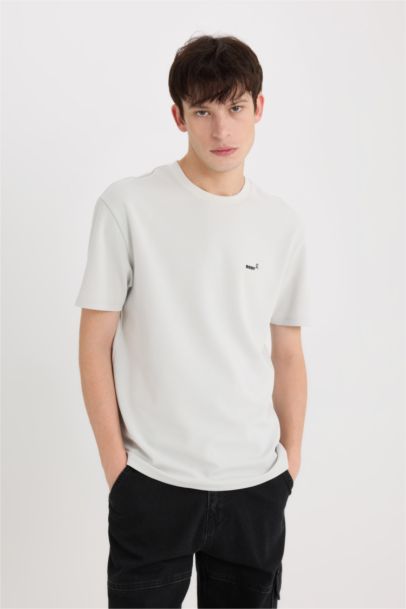 تيشيرت تقيل نص كم قصة عادية برقبة مستديرة