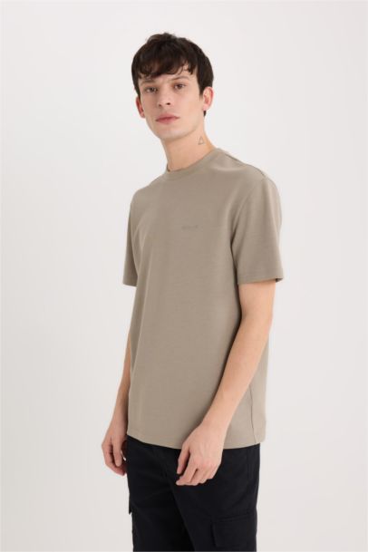 تيشيرت نص كم تقيل قصة عادية برقبة مستديرة