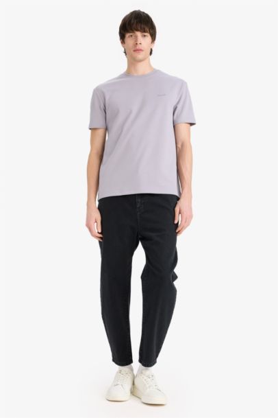 تيشيرت تقيل نص كم قصة عادية برقبة مستديرة