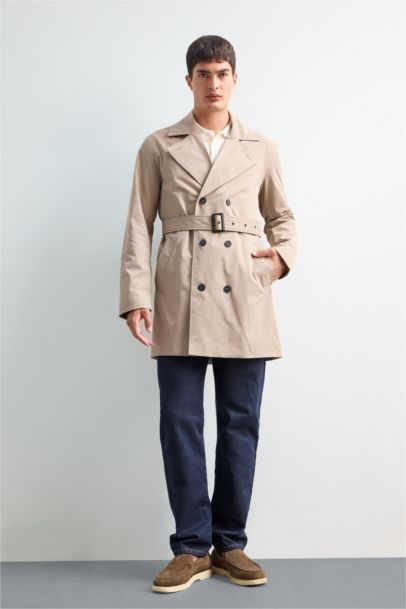 Узкий крой парка с пуговицами