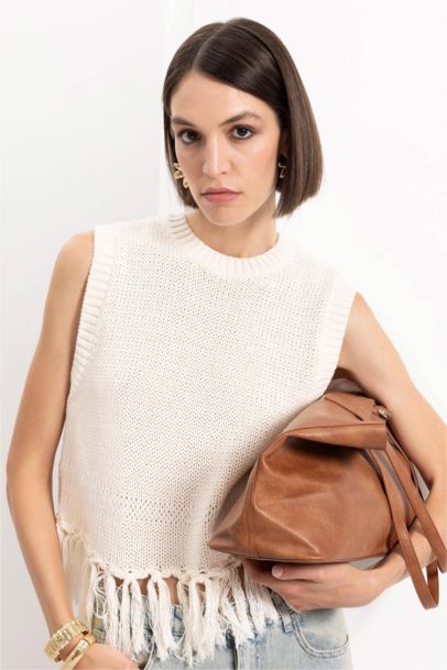 Bisiklet Yaka Basic Düz Püsküllü Triko Süveter