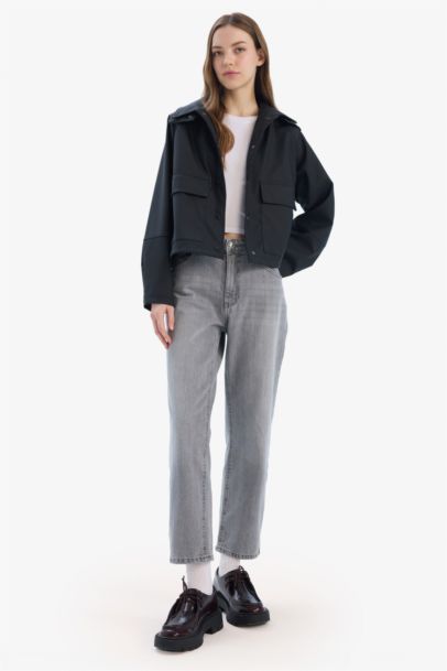 Su Geçirmez Kapüşon Detaylı Gömlek Yaka Kauçuk Görünümlü Yağmurluk