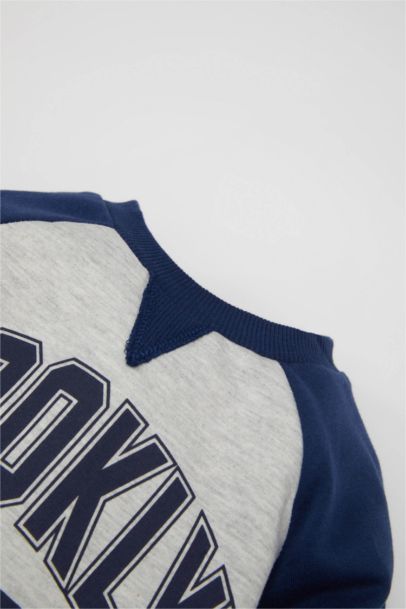 Sweat-shirt à Coupe Régulière et Col Rond