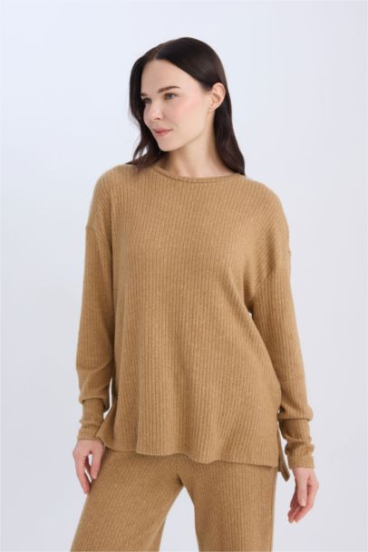 تيشيرت كم طويل مضلع قصة عادية برقبة مستديرة