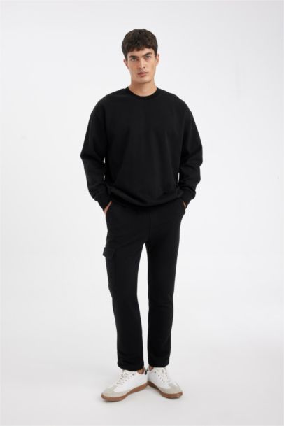 Black Slim Fit Pocketed Straight Leg Cargo Sweatpants