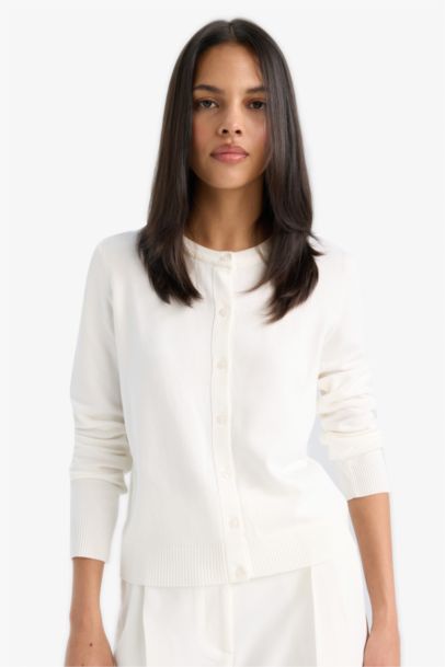 Pull Cardigan tricot basique boutonné Coupe régulière