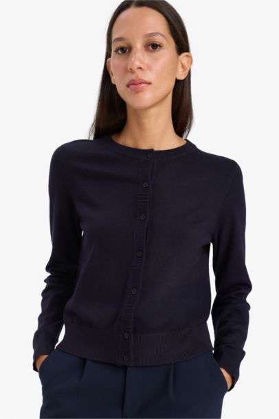 جاكيت صوف تريكو قصة عادية بياخة مستديرة بأزرار