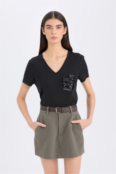 Relax Fit V-Neck Short Sleeve T-Shirt